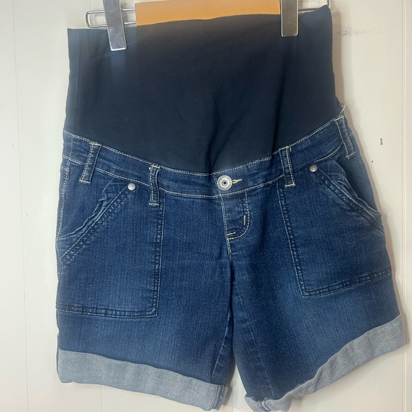 Thyme size XS Maternity Denim Short shorts. High stretchy support tummy support - Picture 2 of 7